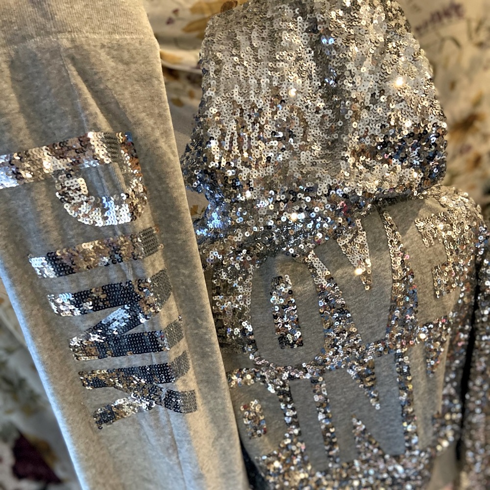 - *RARE* PINK XS Full-Zip Sequined Sweatshir…